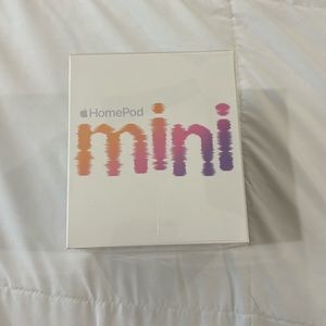 Apple HomePod mini in white